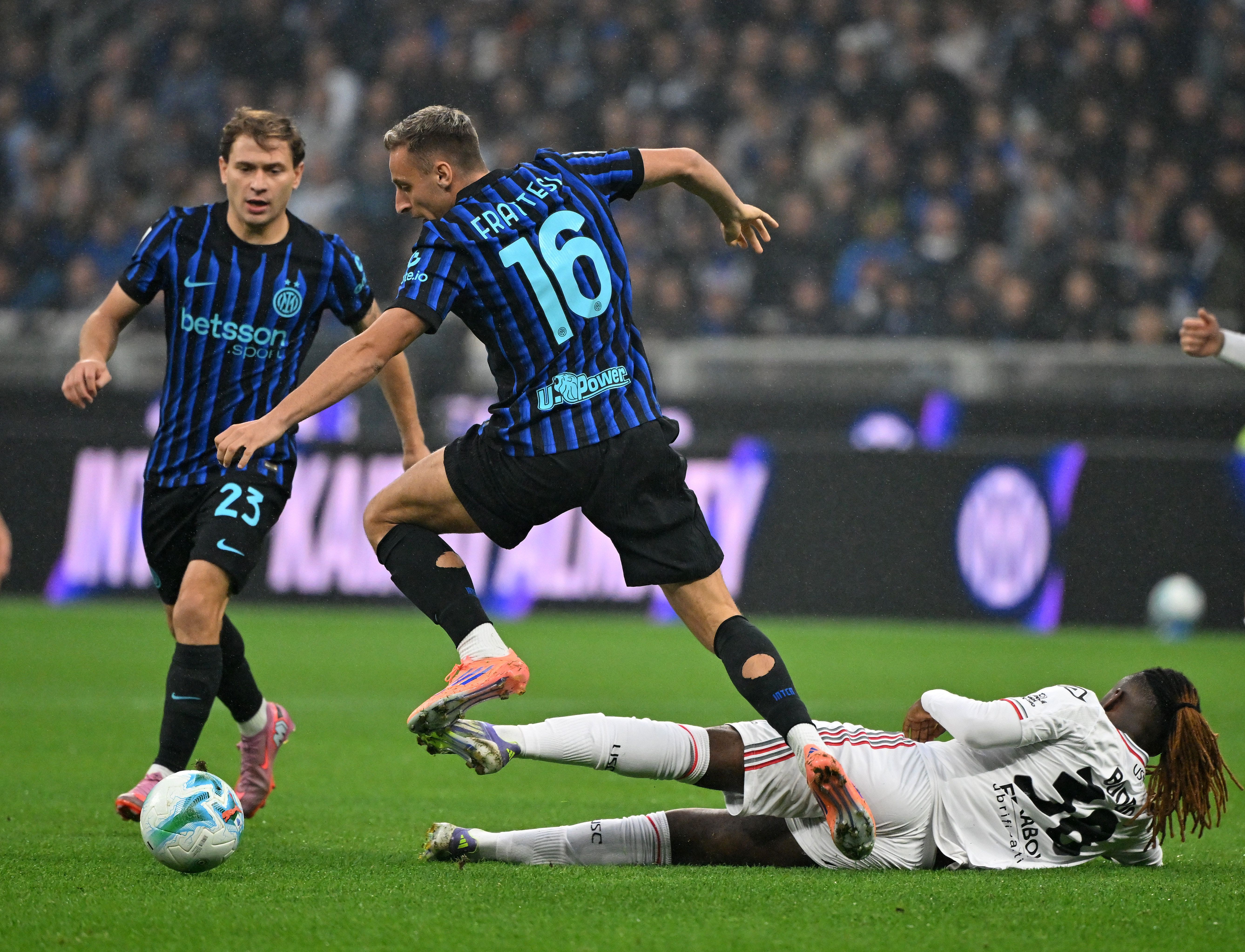 九游网页版入口-AC米兰迎荷甲关键赛，今夜远射贴柱，目标明确，心理建设被强调